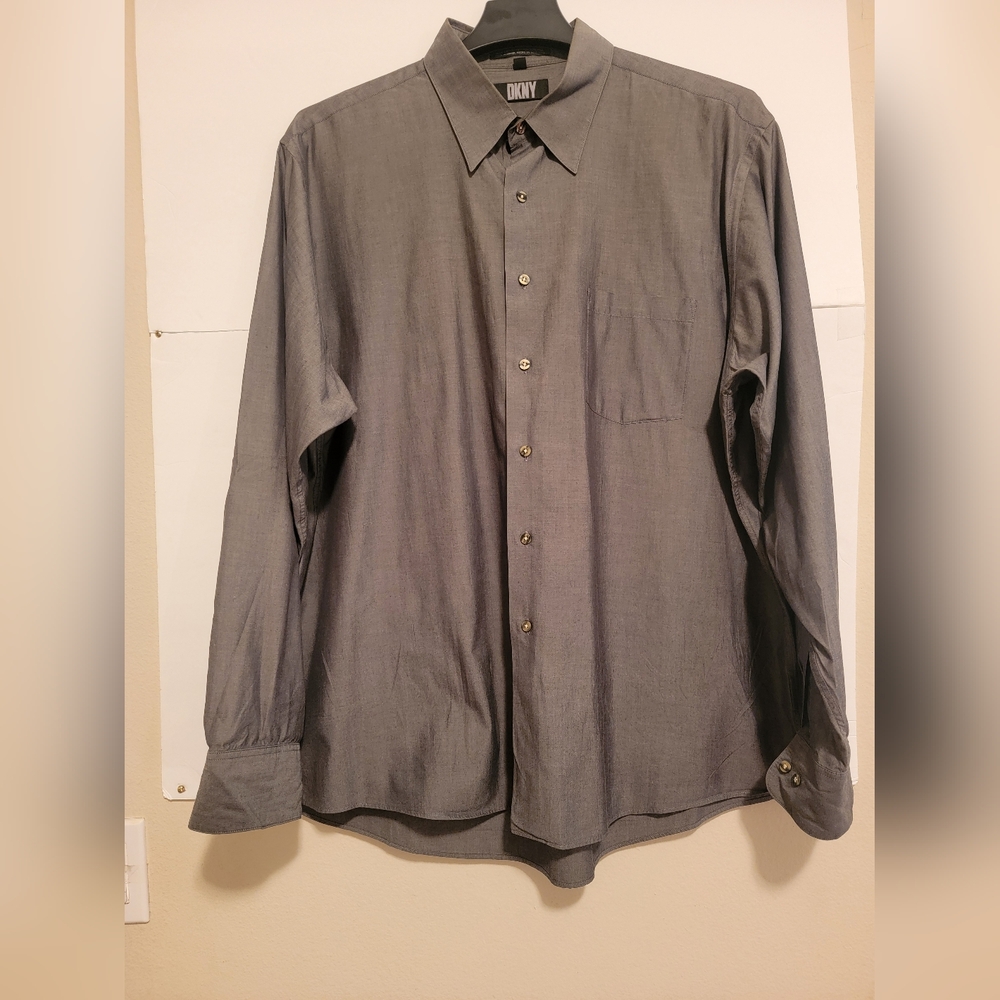 DKNY Men's Short long sleeve Size, 18 36/37